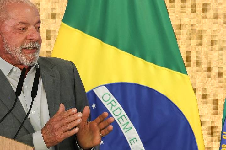 Após vitória nas urnas, Lula vai retomar viagens internacionais