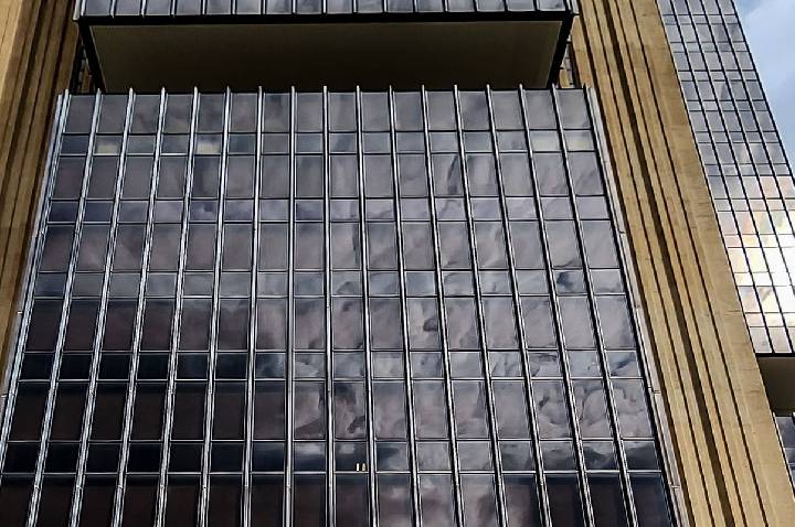 BC aponta desaceleração da inflação, mas mantém alerta sobre riscos