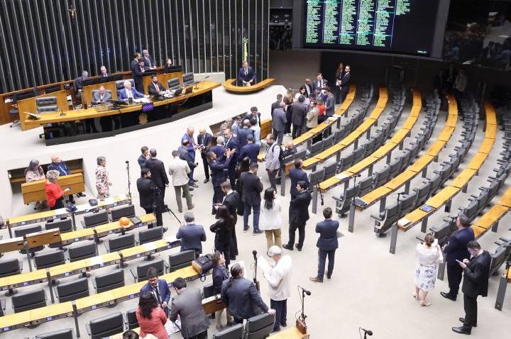 Câmara pode votar nesta semana projetos ligados à saúde