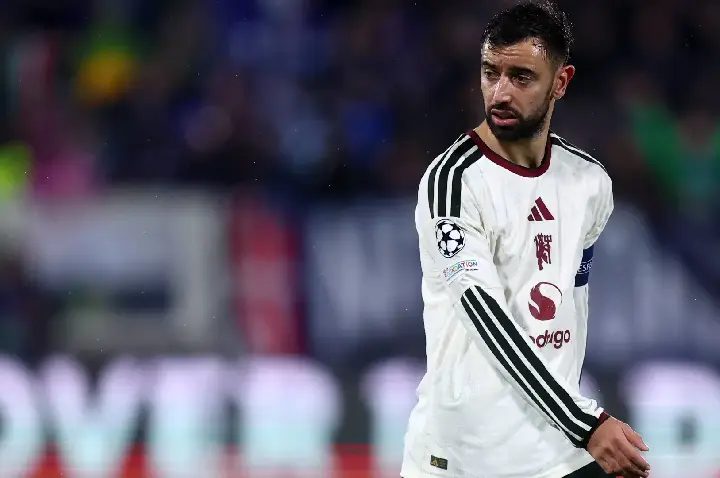 Carrick não garante braçadeira a Bruno Fernandes após críticas públicas ao United