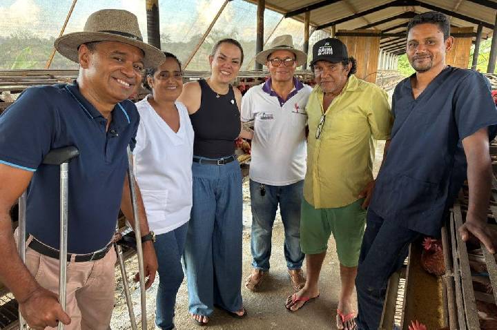 Cláudia de Jesus visita Granja Oliveira a convite do vereador Licomédio e fortalece compromisso com a agricultura familiar em Ji-Paraná