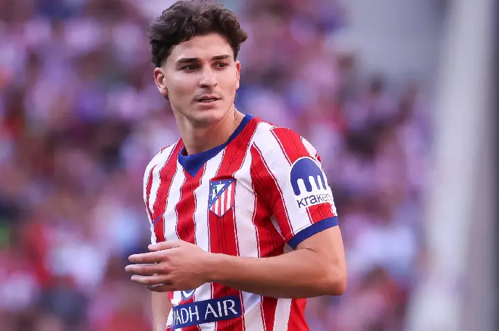 Decisão de Julián Álvarez preocupa o Arsenal na disputa com o Barcelona