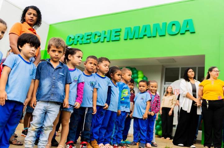 Deputado Pedro Fernandes celebra inauguração da Creche Manoa em Cujubim