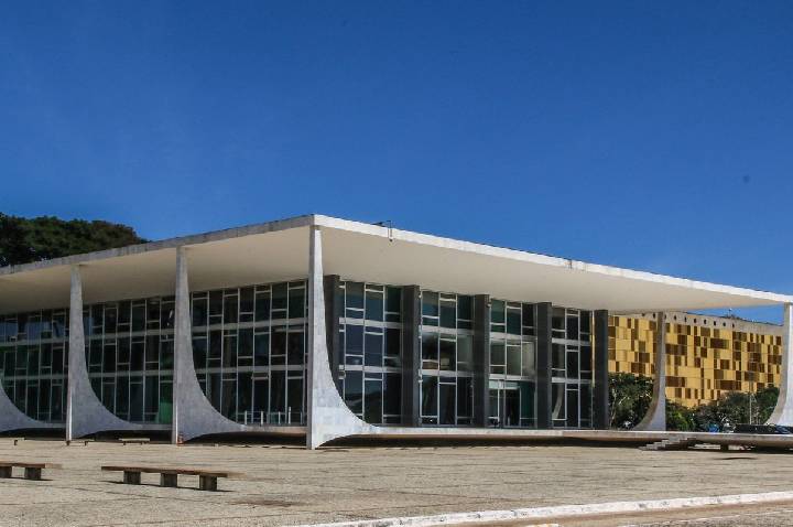 Dino aciona PF após TCU apontar R$ 55,4 milhões em emendas suspeitas