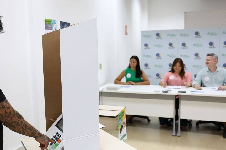 Eleições 2026: veja os horários de votação neste domingo  