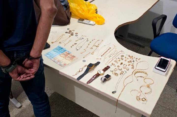 JI-PARANÁ: POLÍCIA MILITAR RECUPERA OBJETOS FURTADOS E PRENDE SUSPEITO LOGO APÓS O CRIME