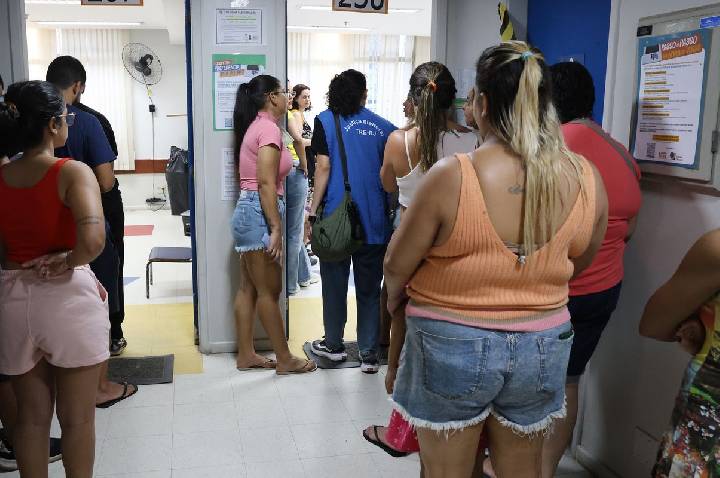 Moradores da Maré se mobilizam para divulgar locais de votação