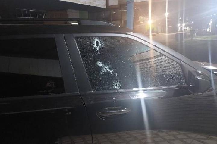 Policial militar de folga impede feminicídio após intensa troca de tiros em Porto Velho
