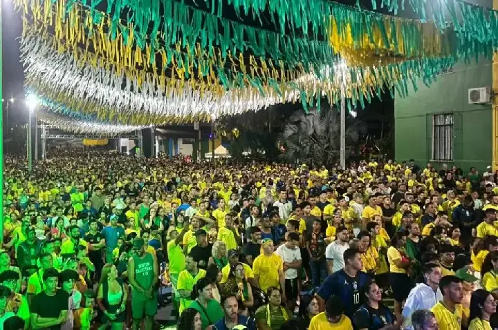 Porto-velhenses tomam conta da Rua do Hexa na estreia da Seleção Brasileira