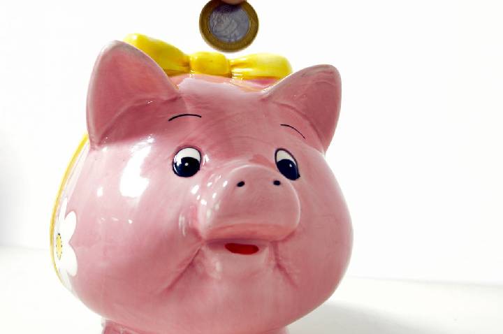 Retiradas da poupança superam depósitos em R$ 7,15 bilhões em julho