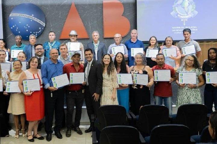 Sessão solene homenageia agentes de saúde, agentes de endemias e personalidades em Rondônia