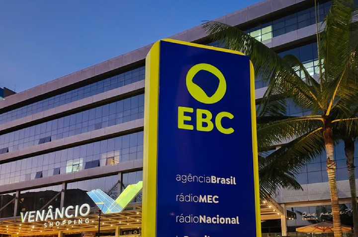 Sindicato pede ao TSE ingresso em ação da EBC contra remoção do acervo
