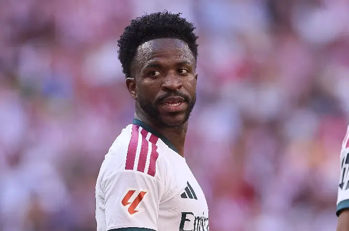 Vinícius Junior vira alvo após derrota do Real Madrid em clássico: ‘Situação insustentável’