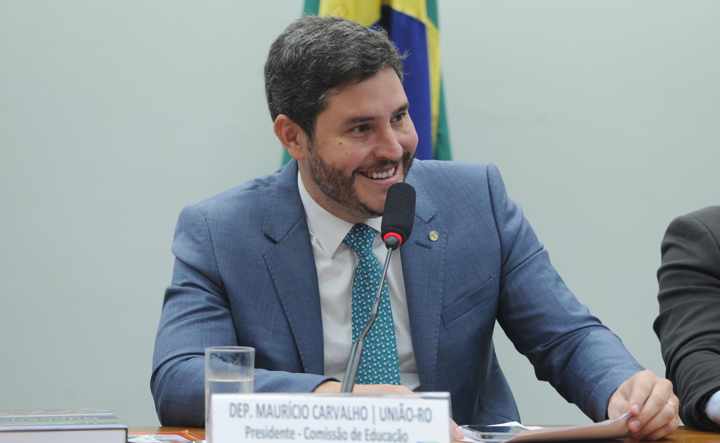 Maurício Carvalho é eleito presidente da Comissão de Educação da Câmara