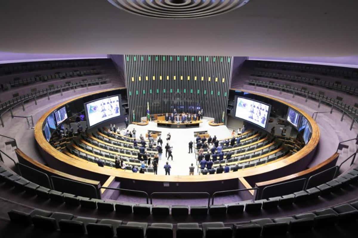 PL diz ter votos para aprovar projeto da anistia e pressiona por votação rápida