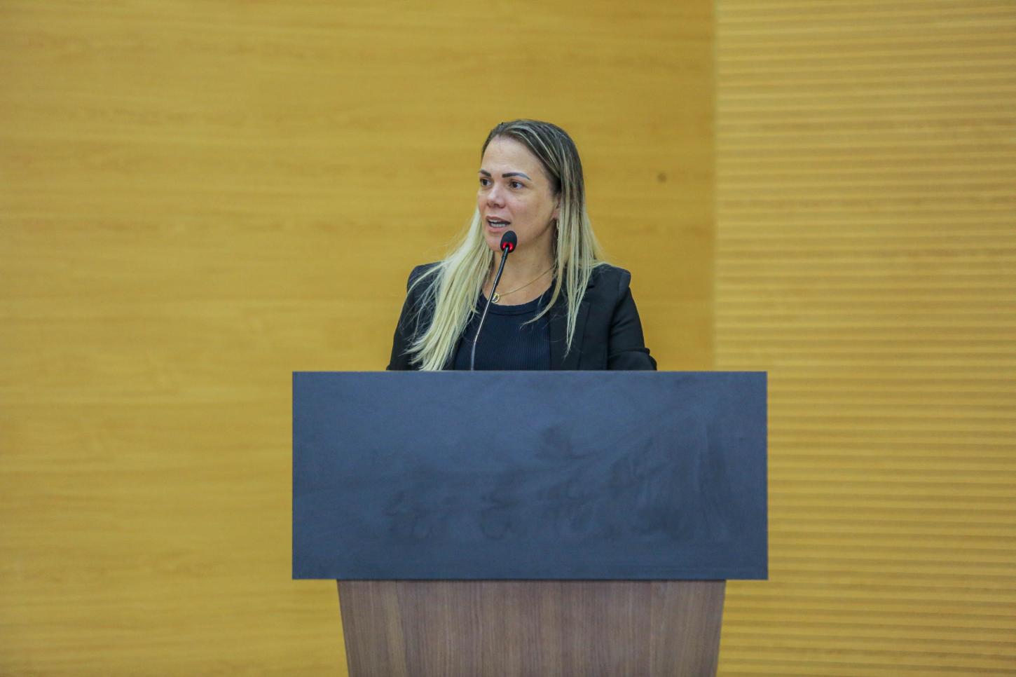 Deputada Cláudia de Jesus propõe Semana Estadual em Defesa das Empregadas Domésticas