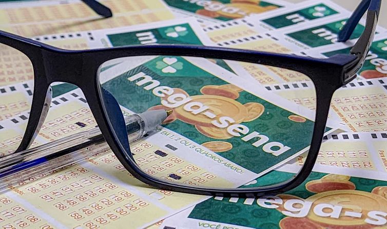 Mega-Sena sorteia neste sábado prêmio acumulado em R$ 100 milhões