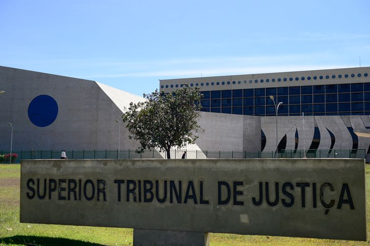 PF prende prefeito de Palmas por vazamento de investigação sigilosa