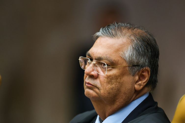 Dino decide que leis estrangeiras não valem automaticamente no Brasil