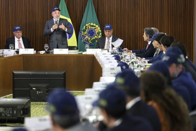 Lula reafirma soberania e diz que Brasil não aceitará ofensas