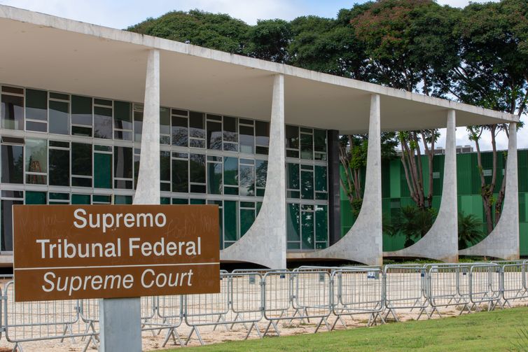 STF define prazo de seis meses para registro de federações partidárias