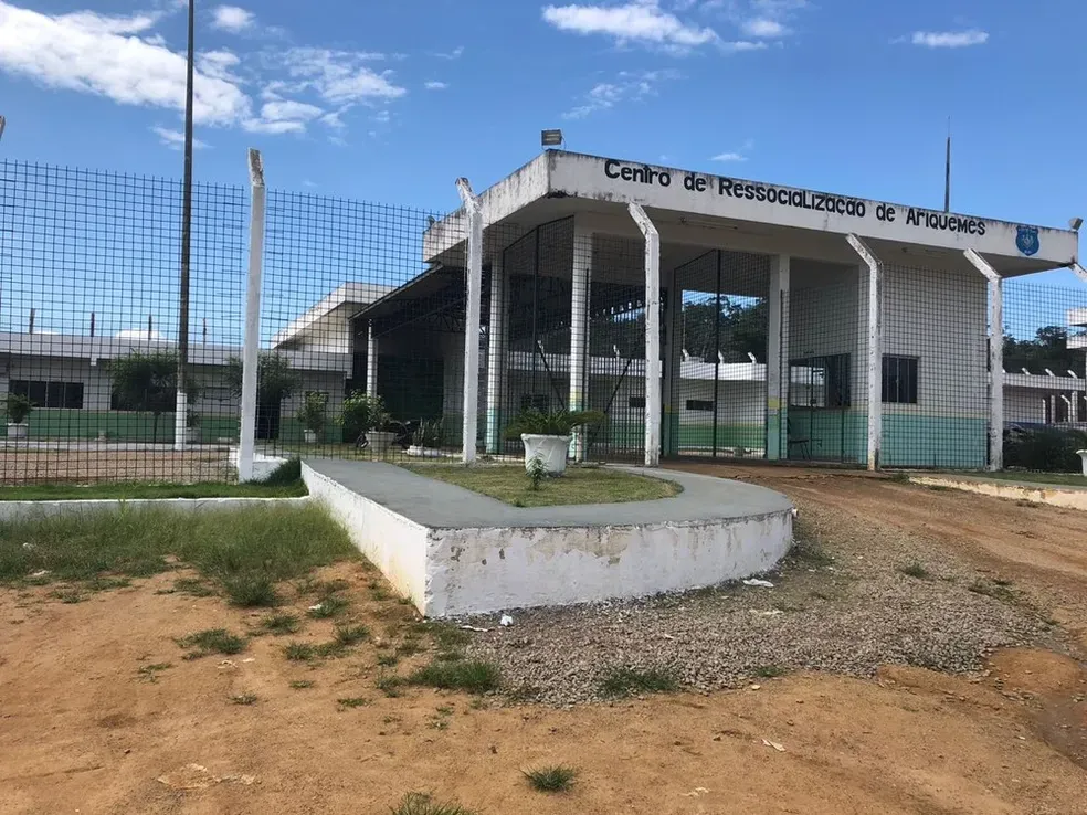 Detentos fogem de presídio em Ariquemes