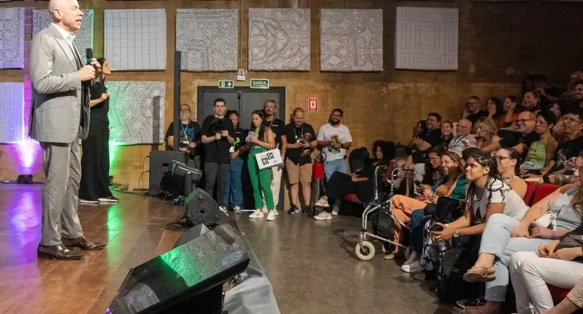 Leandro Karnal discute o papel da tecnologia na educação durante Rec’n’Play