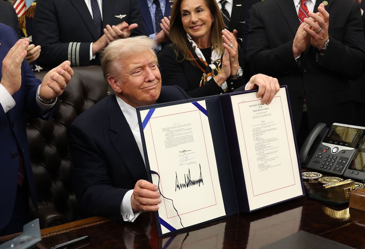 Trump simplifica a política e atribui falhas ao inimigo, diz especialista