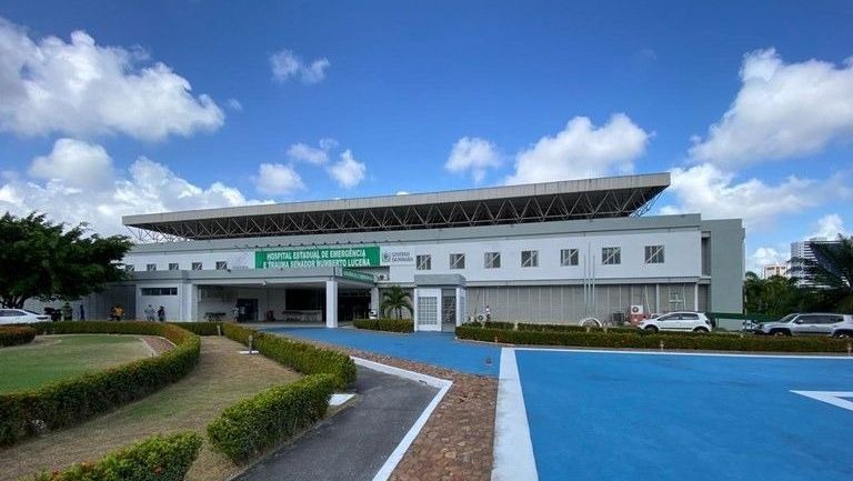 Carro atropela turista em praia da Paraíba; vítima passa por cirurgia