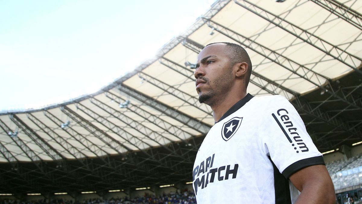 Palmeiras define prioridades e acelera negociações e sondagens