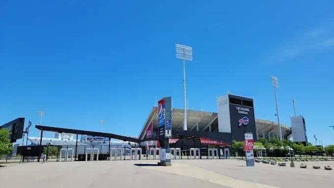Em desmonte de estádio, Bills colocam à venda até mictórios; entenda