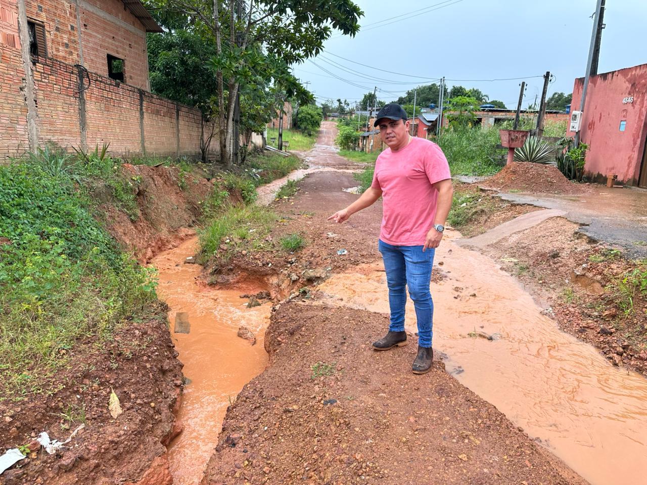 Vereador Edimilson Dourado solicita implantação de “direita livre” na Campos Sales com Jatuarana
