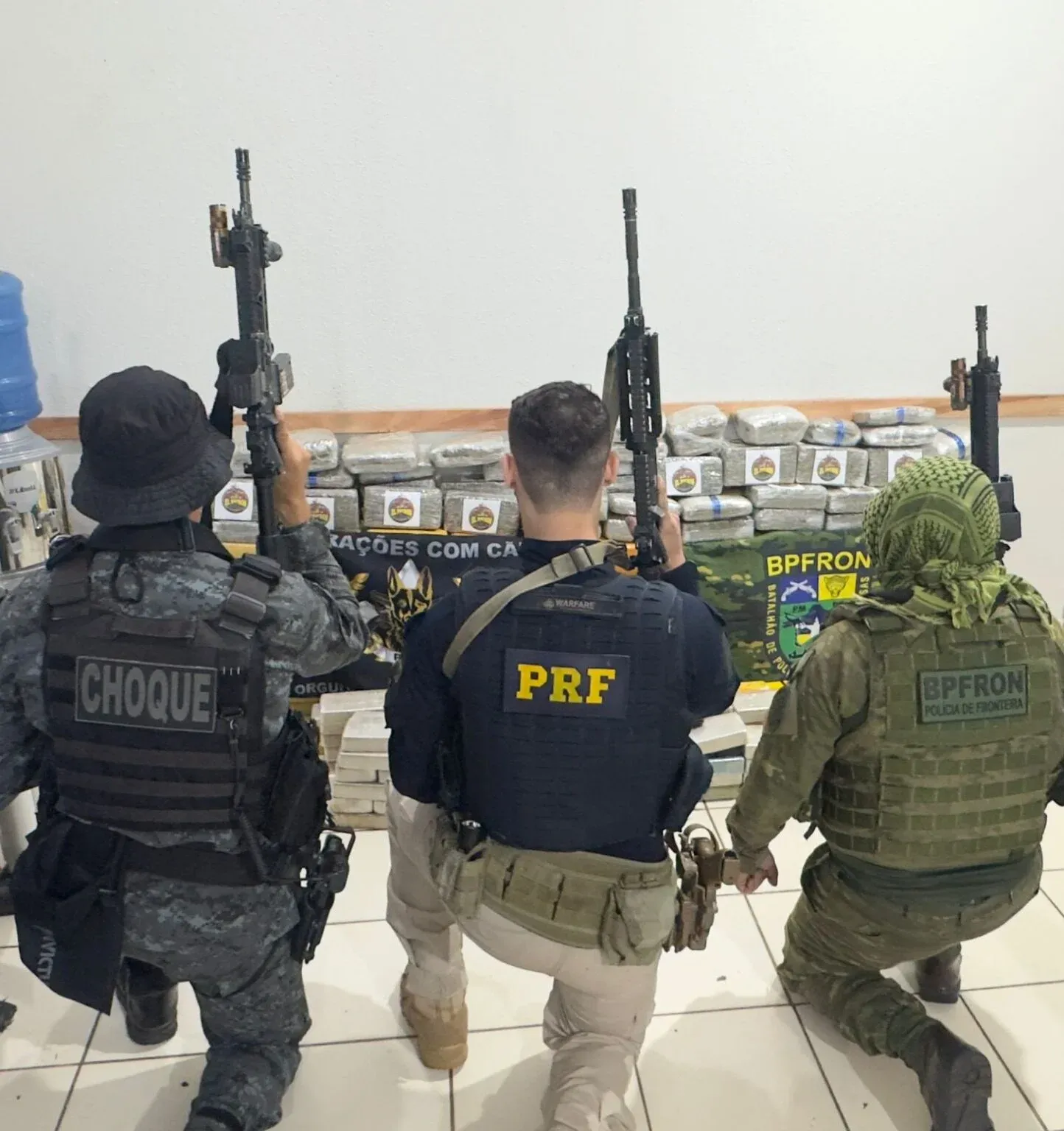 FORÇAS DE SEGURANÇA APREENDEM MAIS DE 420 KG DE DROGAS NO RIO MADEIRA, EM RONDÔNIA