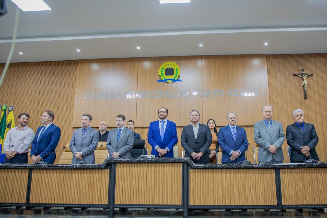 Vereador Dr. Macário entrega Títulos de Cidadão Honorário a médicos e advogado em solenidade na Câmara de Porto Velho