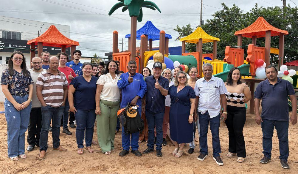 Escola de Rolim de Moura recebe playground com emenda do deputado Pedro Fernandes