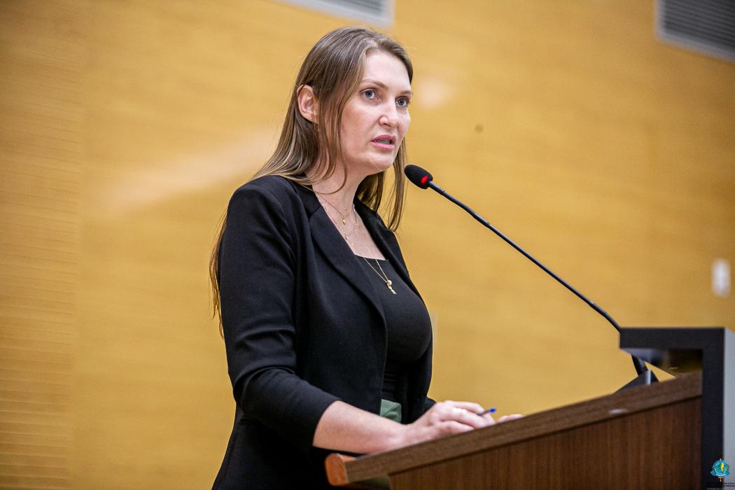 Deputada Lebrinha destina R$ 200 mil para associação agropecuária de Cujubim