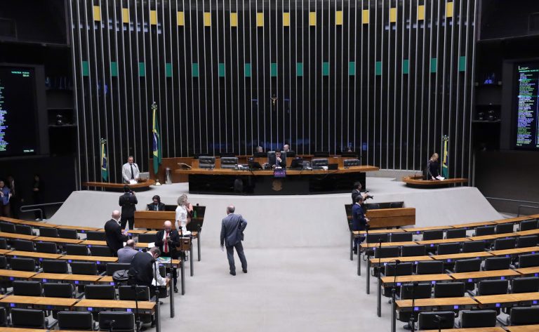 Minirreforma eleitoral permite programa de recuperação fiscal para partidos políticos