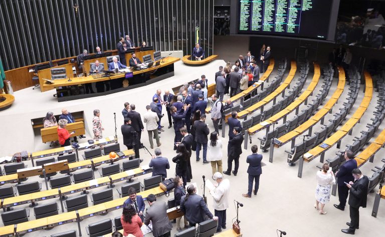 Câmara pode votar hoje projetos ligados à saúde