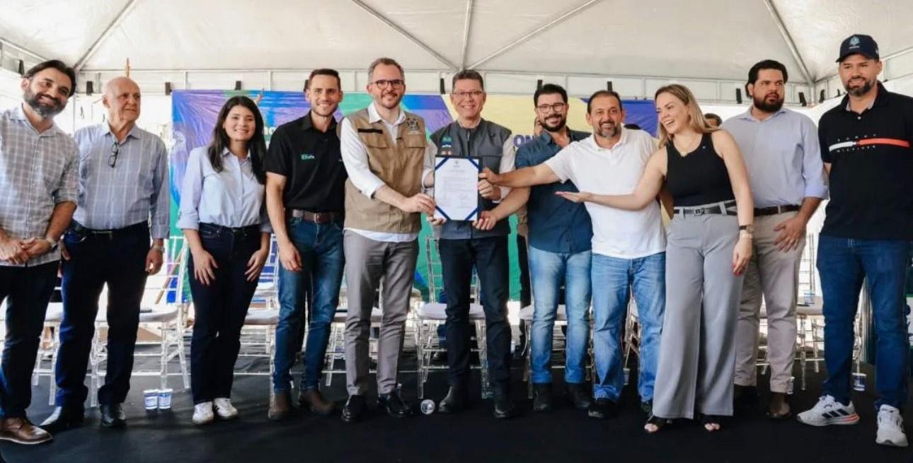 Deputado Nim Barroso participa de assinatura da ordem de serviço para novo terminal de passageiros do aeroporto de Ji-Paraná