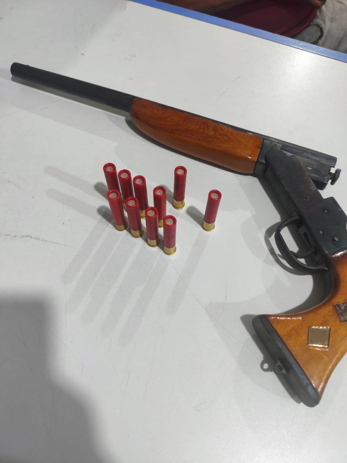 Polícia Militar apreende arma artesanal e prende homem por porte ilegal em Candeias do Jamari