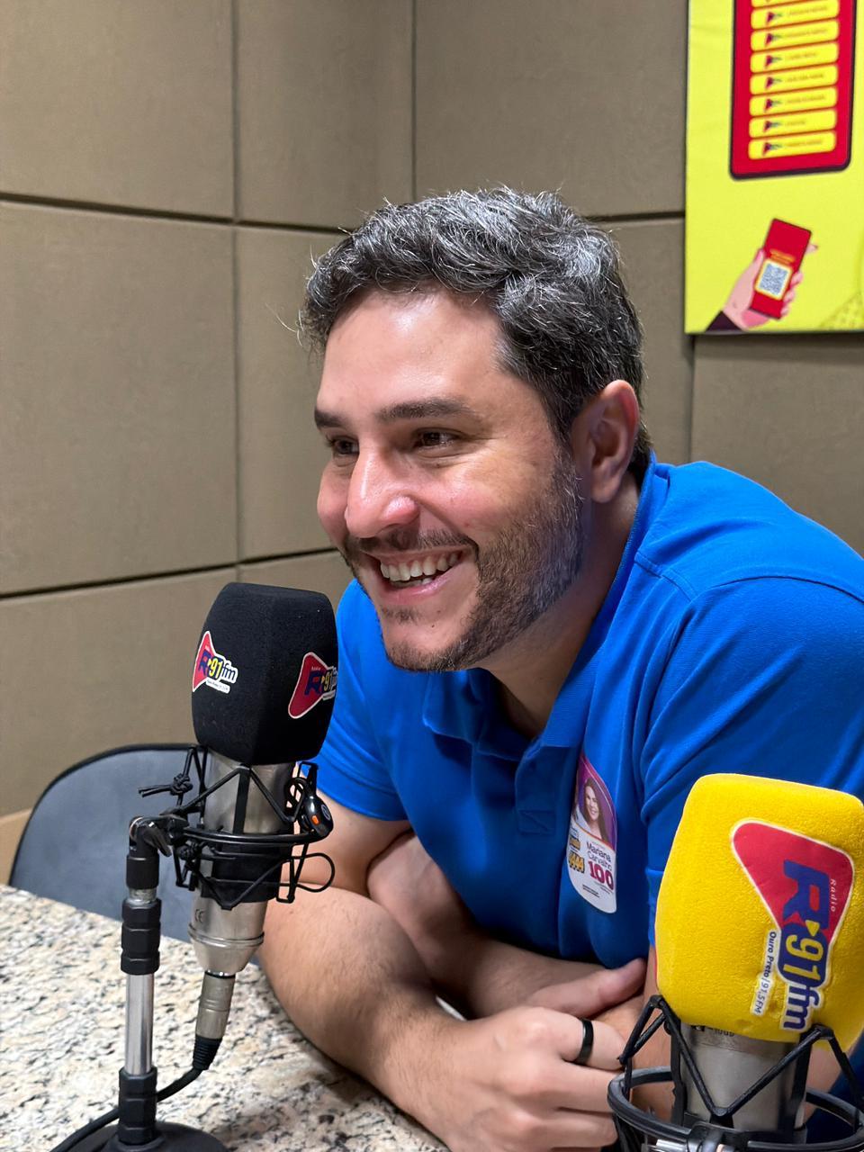 Maurício Carvalho destaca investimentos no campo e na educação durante entrevista em Ouro Preto