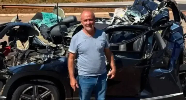Motorista escapa ileso após carro ficar prensado entre dois caminhões na BR-381