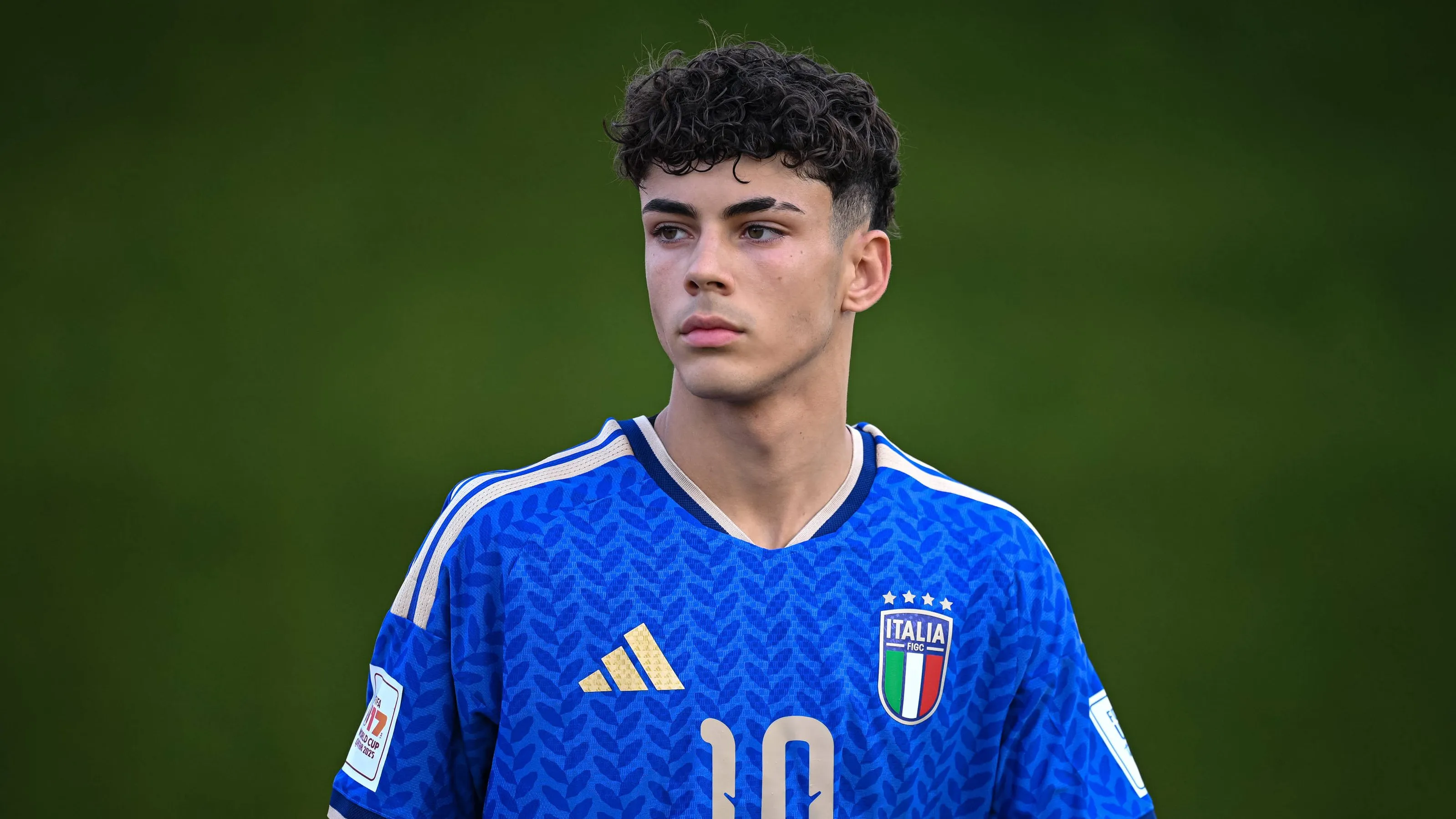 Samuele Inácio, joia do Dortmund, é convocado e consolida escolha pela Itália em vez do Brasil