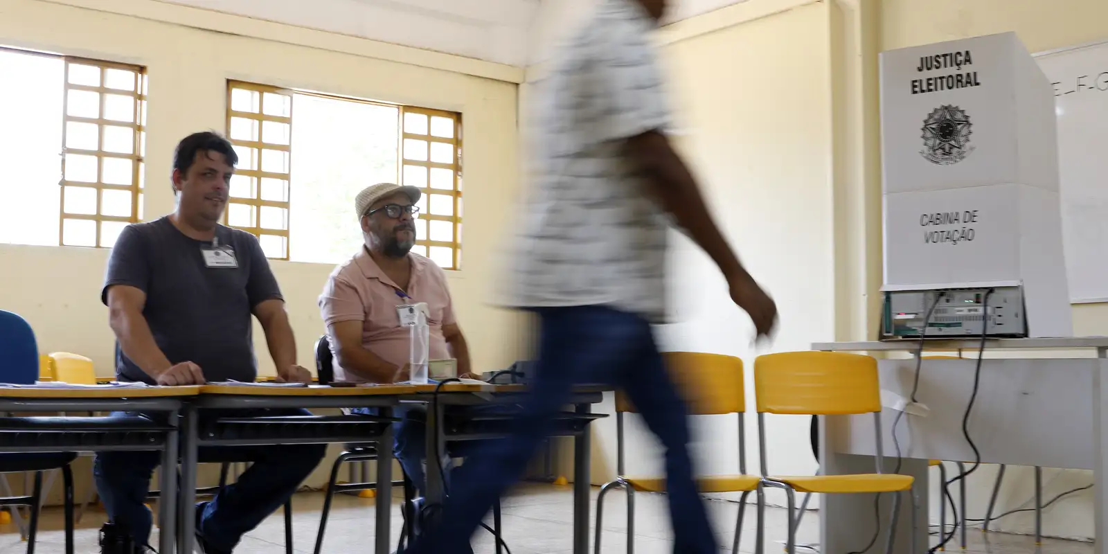 Cerca de 158,7 milhões de eleitores vão às urnas em todo o país