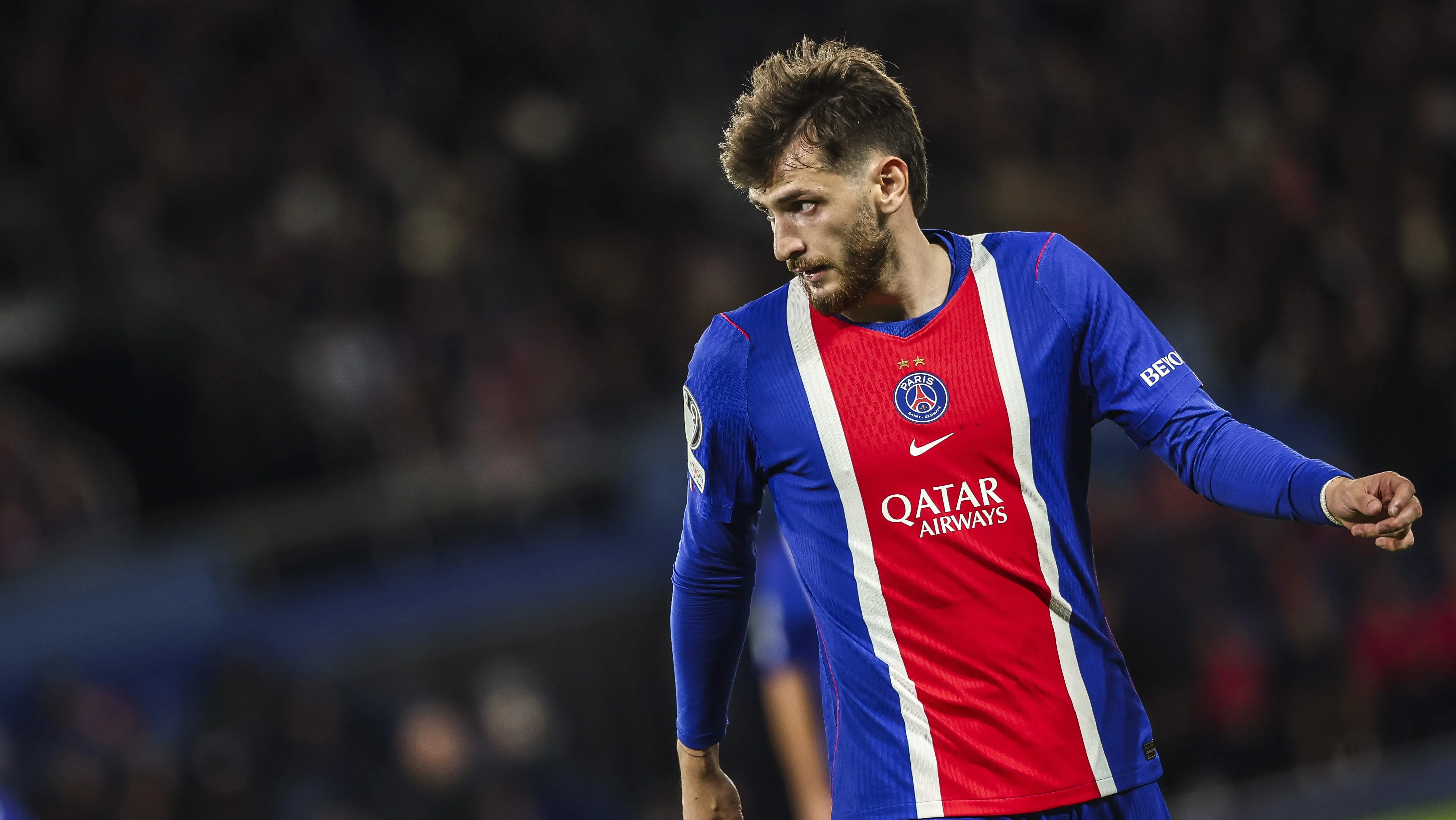 Kvaratskhelia sofre grave lesão e Luis Enrique enfrenta dilema para decidir substituto no PSG