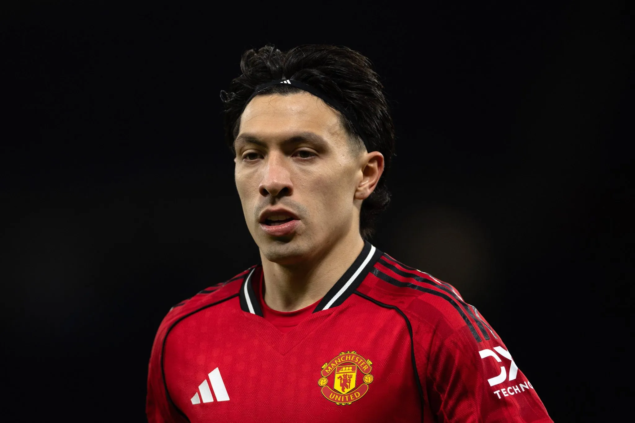 Lisandro Martínez detona diretoria do Manchester United após derrota do United