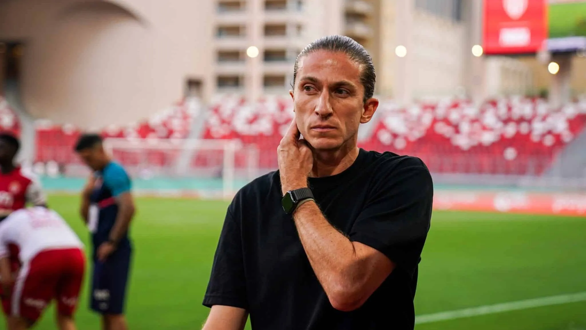 Mercado: As dúvidas do Monaco de Filipe Luís na janela