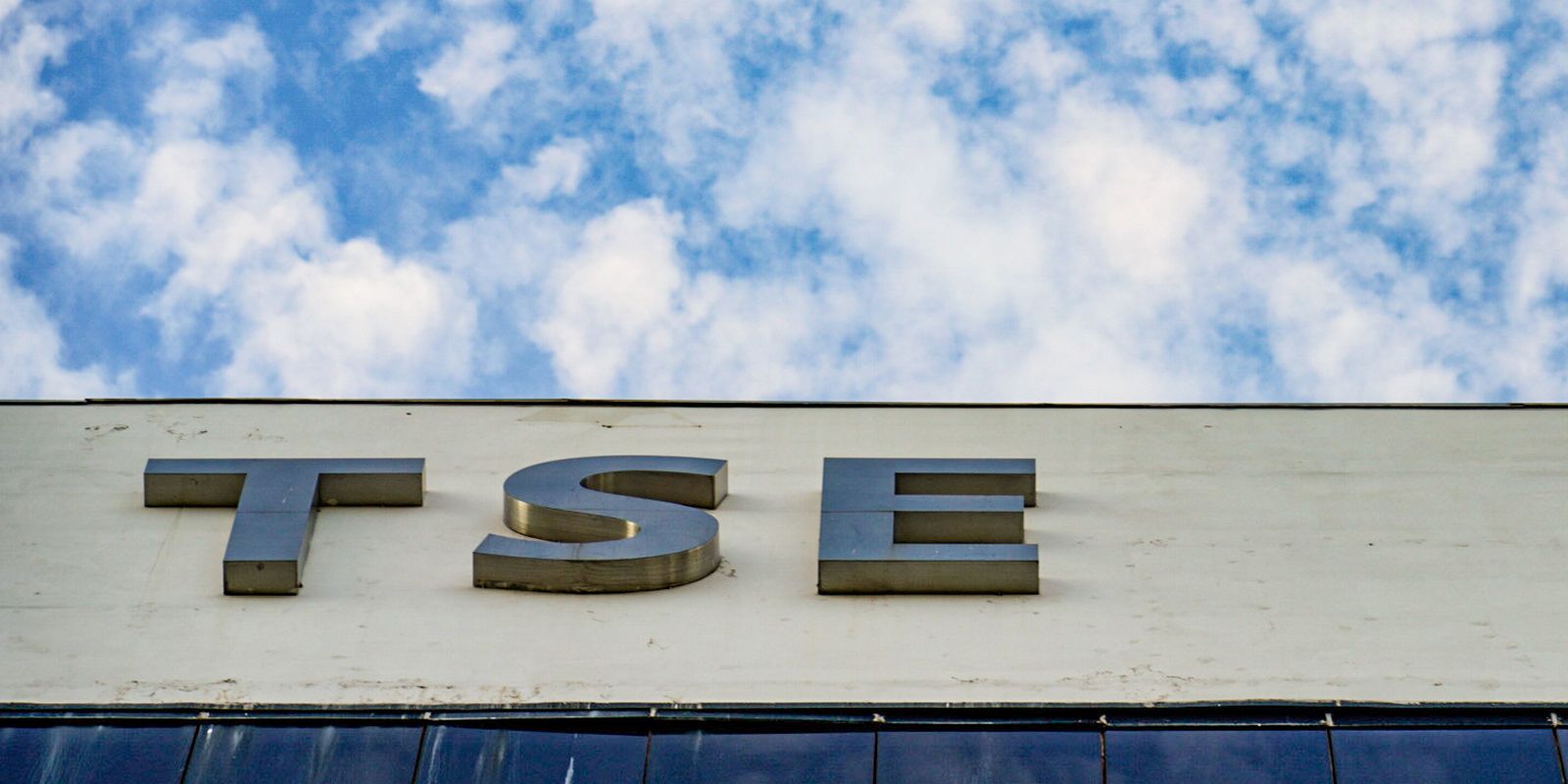 TSE dá 24 horas para Meta dar informações sobre igualdade de campanhas